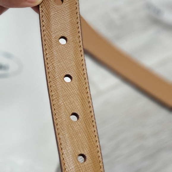 ***SOLD***100% Authentic Prada Round Logo Plate Belt brown - Picture 8 of 11